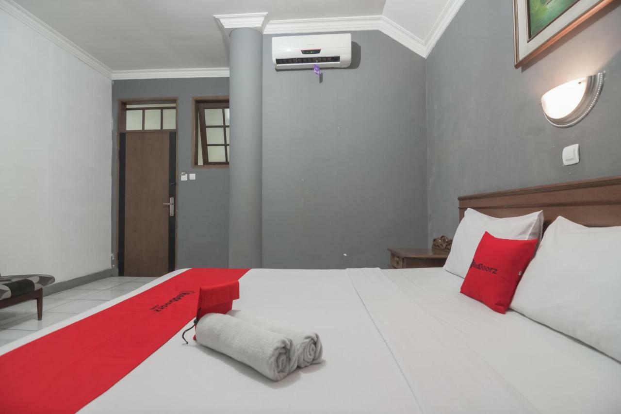 Reddoorz @ Cihampelas Bandung Exterior foto