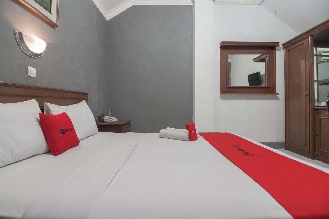 Reddoorz @ Cihampelas Bandung Exterior foto