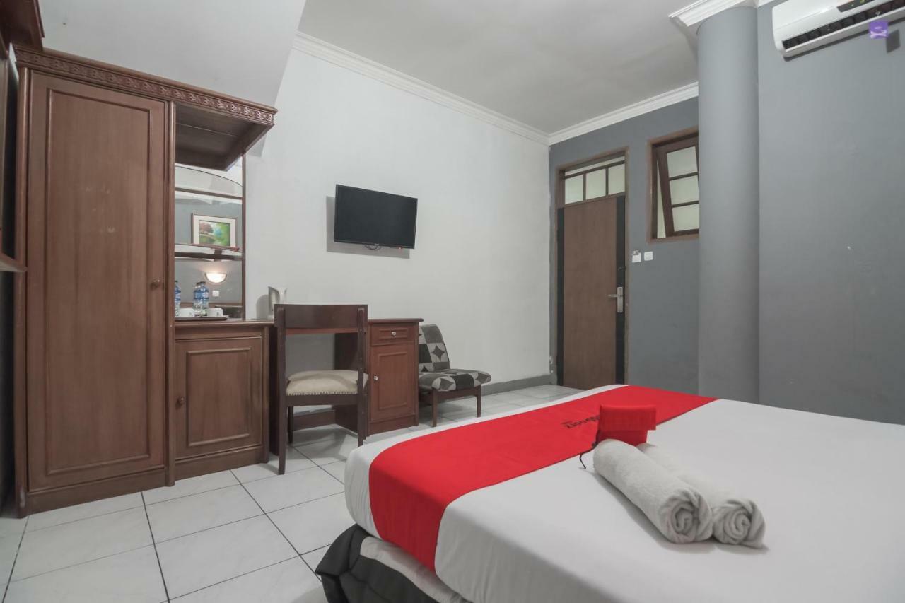 Reddoorz @ Cihampelas Bandung Exterior foto