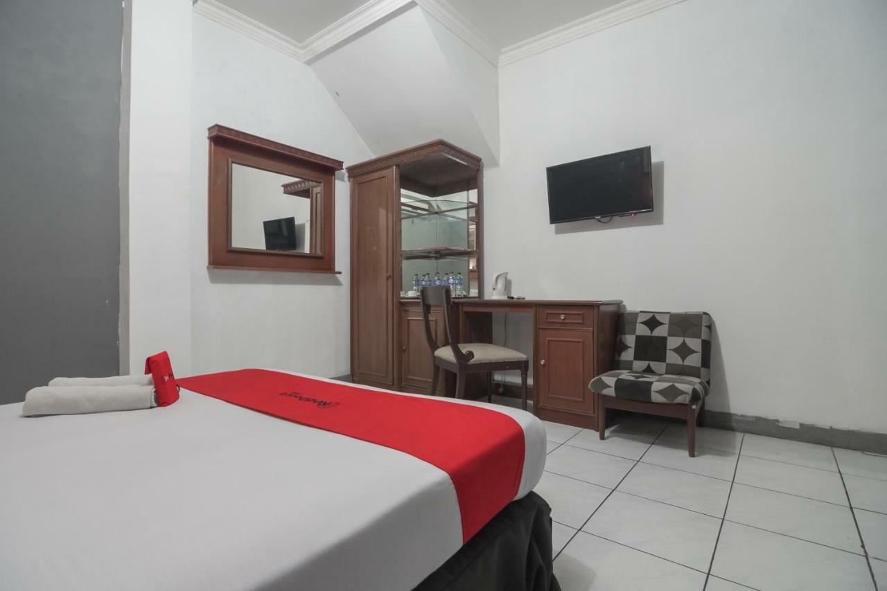 Reddoorz @ Cihampelas Bandung Exterior foto