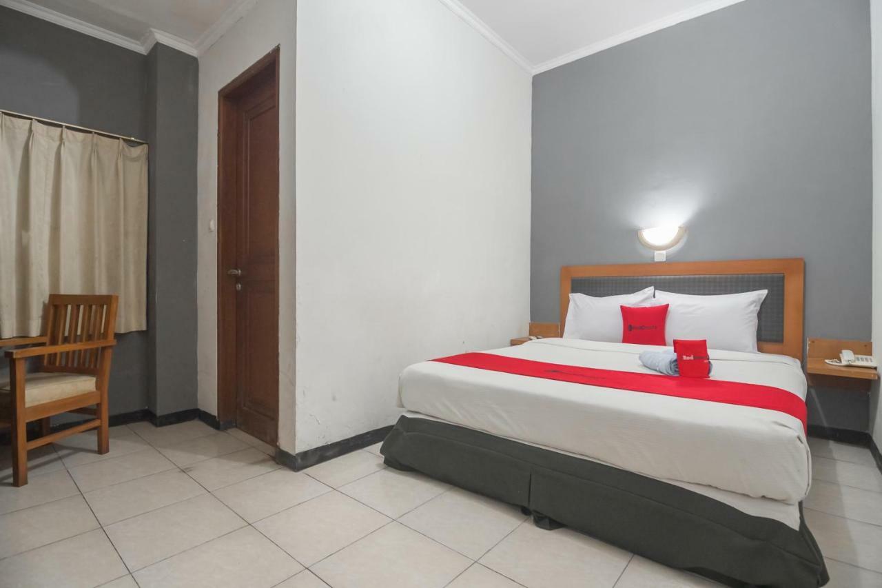Reddoorz @ Cihampelas Bandung Exterior foto