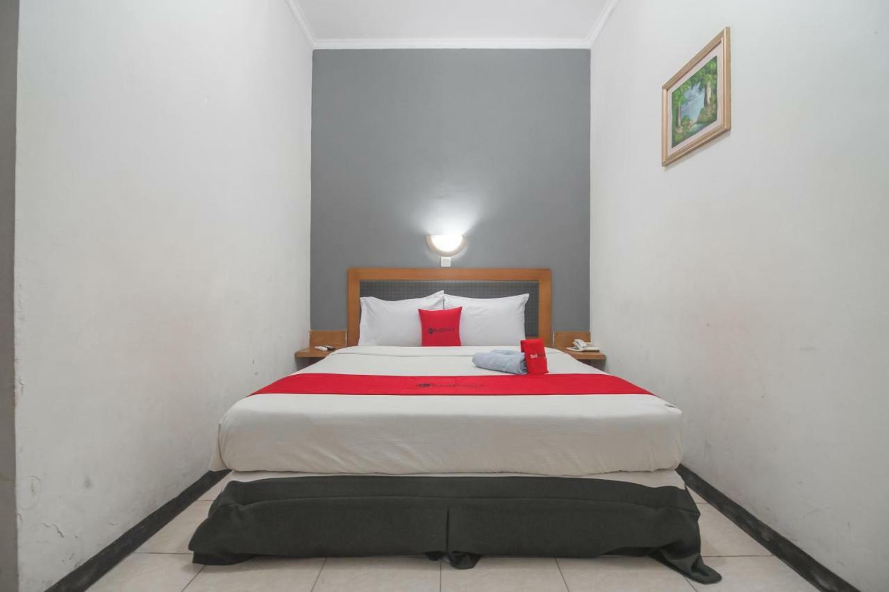 Reddoorz @ Cihampelas Bandung Exterior foto